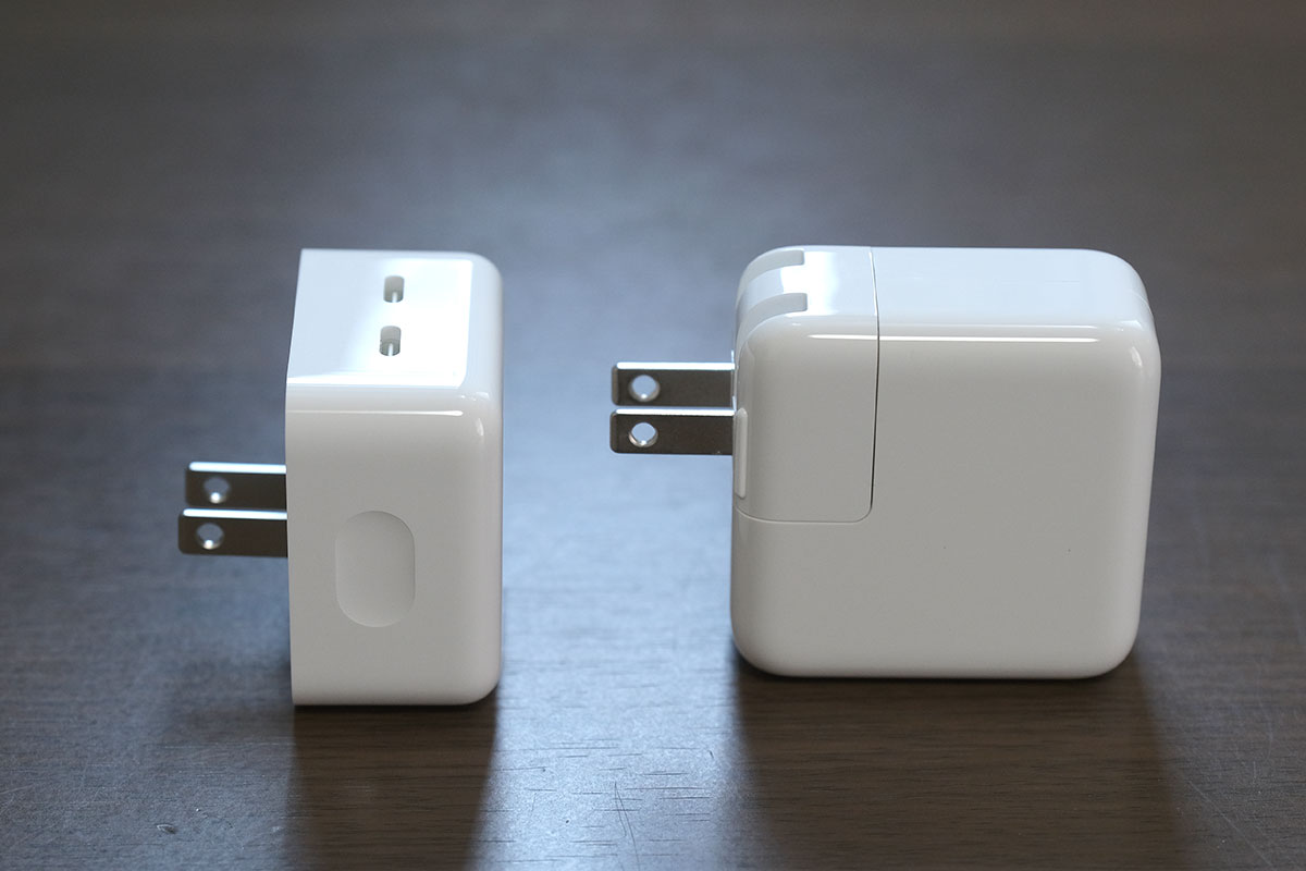 Apple 35W デュアルUSB-C コンパクト電源アダプタとApple 30W 電源アダプタ