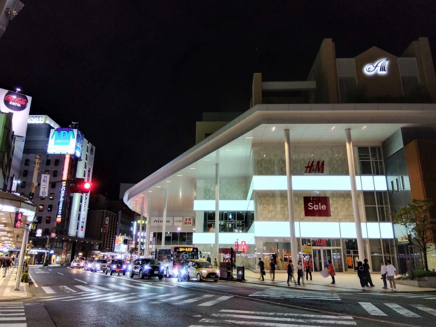 AQUOS wish2:広角カメラ HDRオンで夜の街を撮影