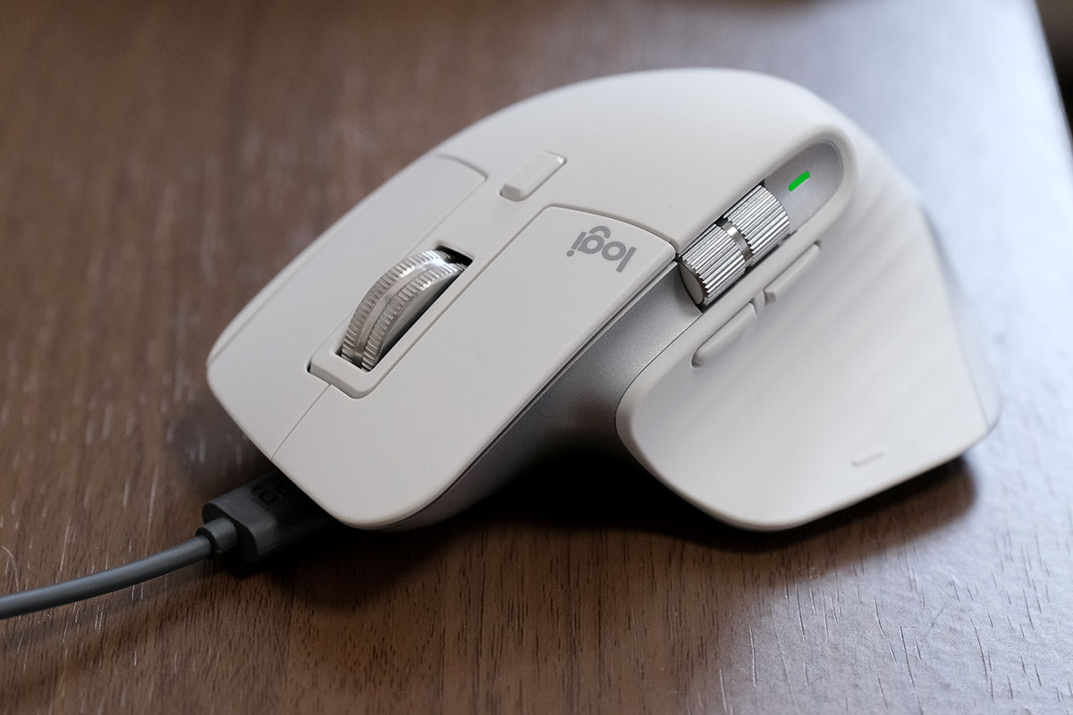 MX Master 3S 充電しながら使える