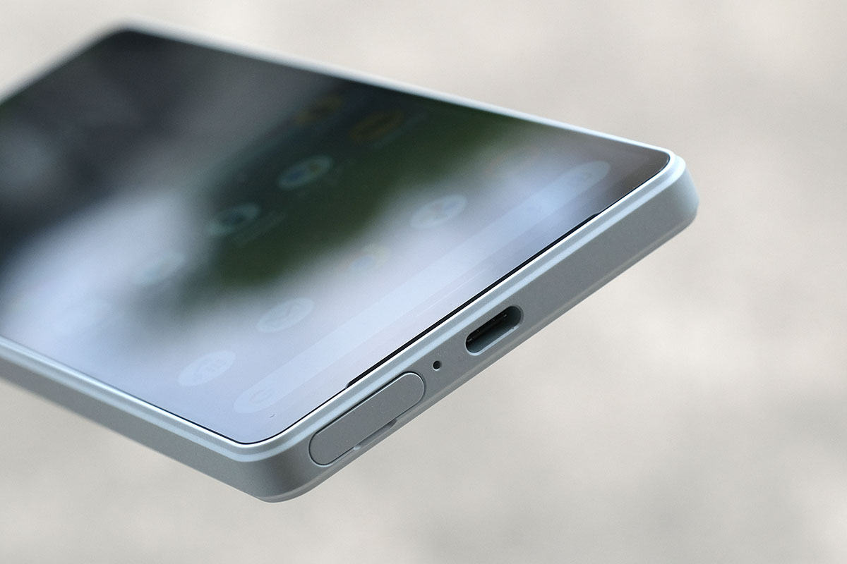 Xperia 1 IV 充電ポート