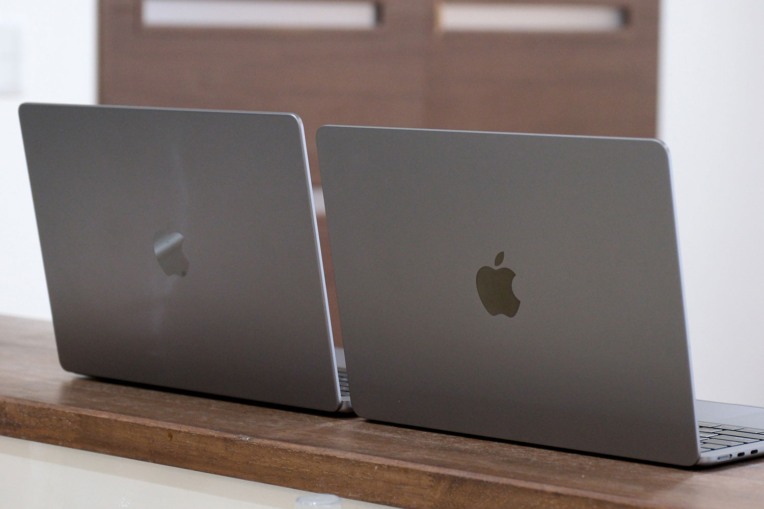 MacBook Air・MacBook Pro 背面デザイン