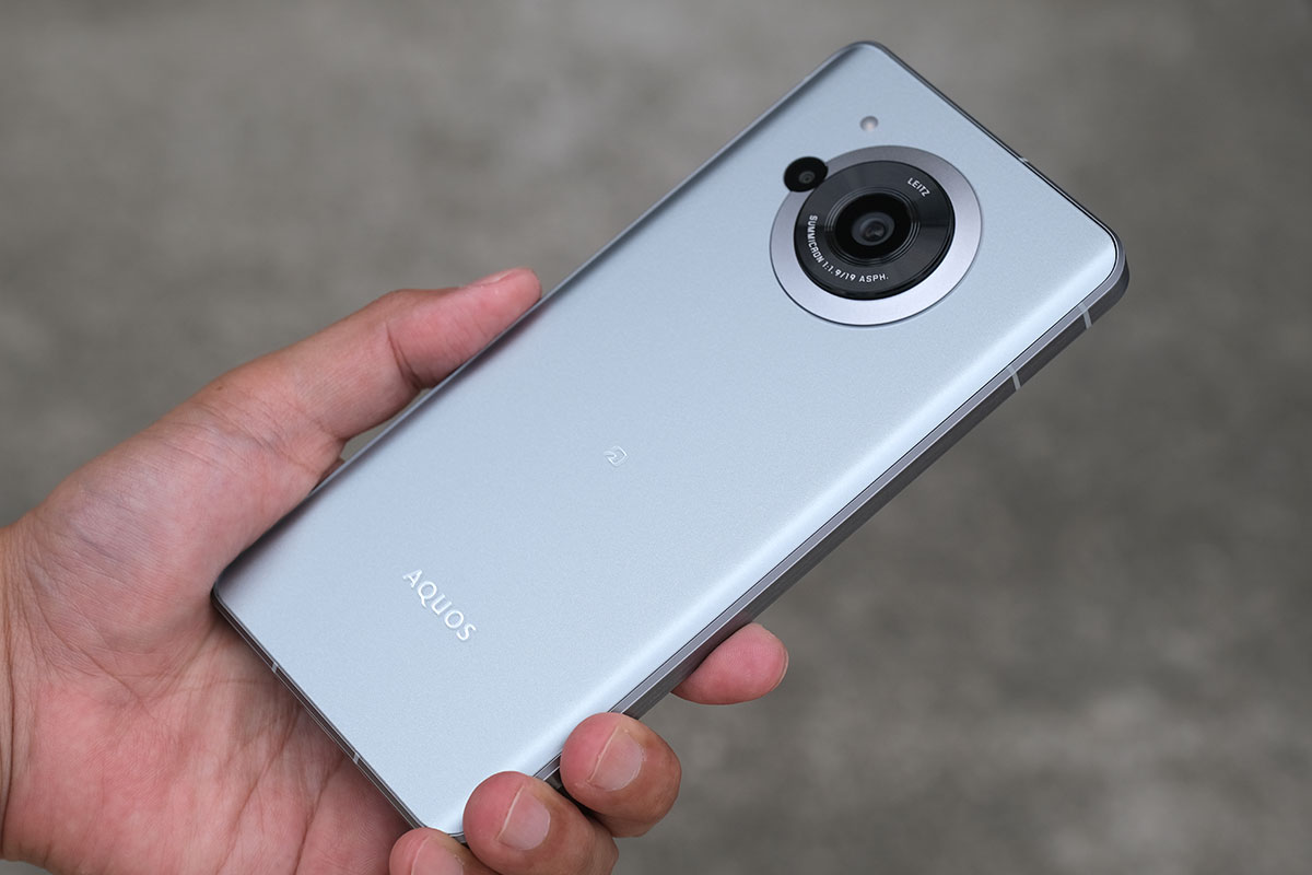 AQUOS R7 背面パネル