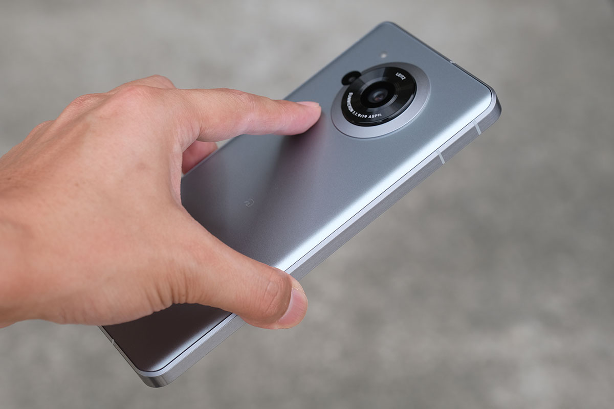 AQUOS R7