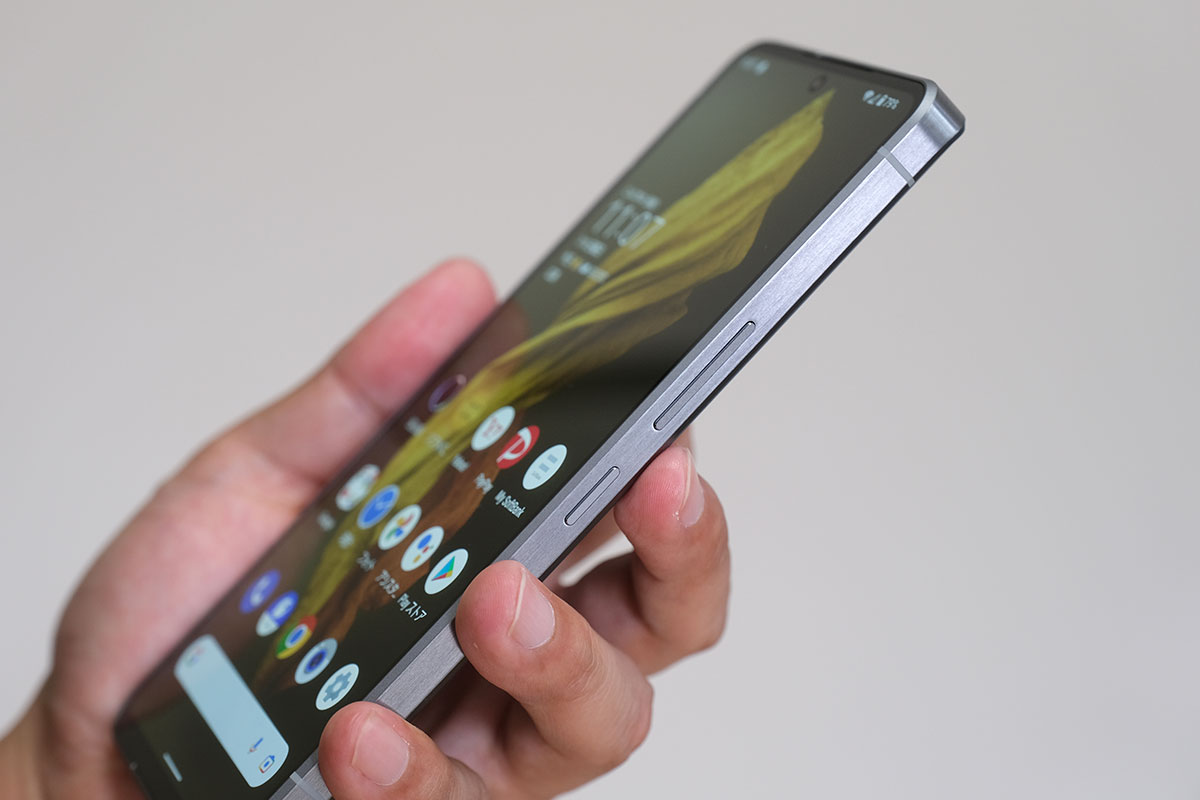 AQUOS R7 操作ボタン