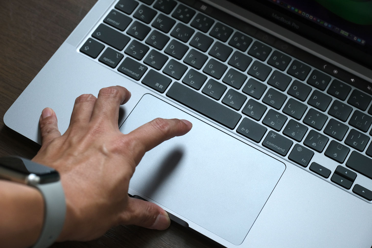 MacBook Pro 13インチ(M2)のトラックパッド