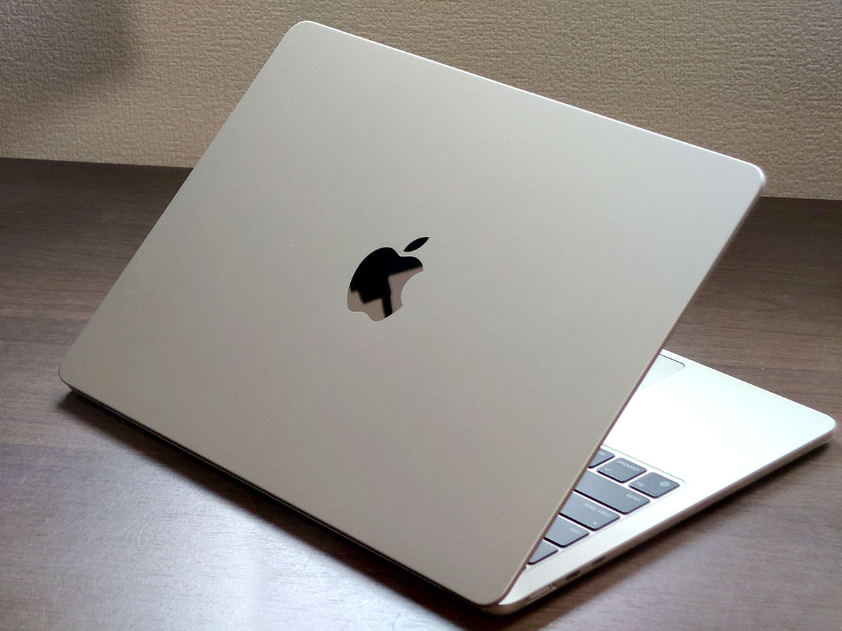 MacBook Air(M2)背面側から見ると