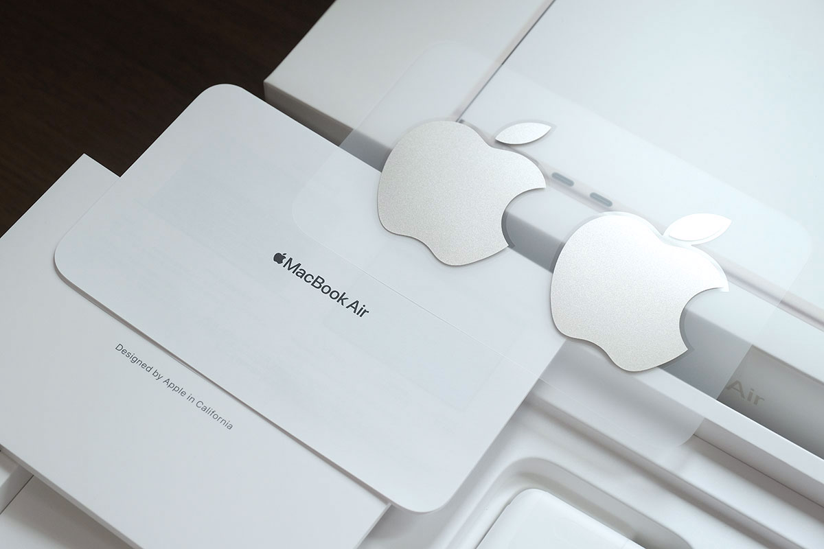 MacBook Air(M2)Appleロゴシール