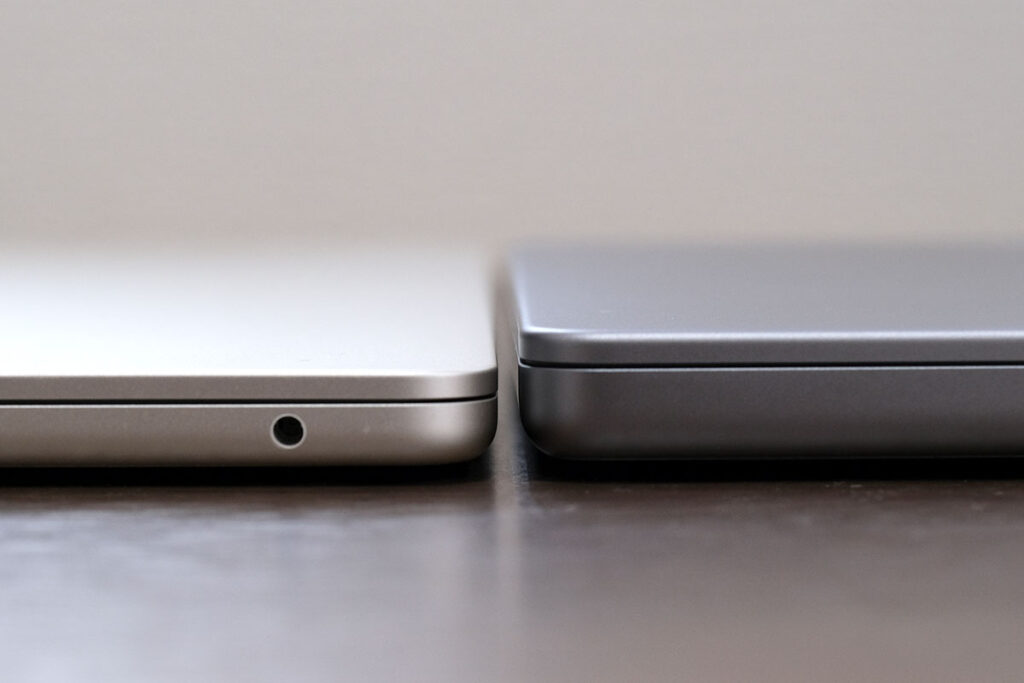 MacBook Air(M2)とMacBook Pro 14インチの本体厚み