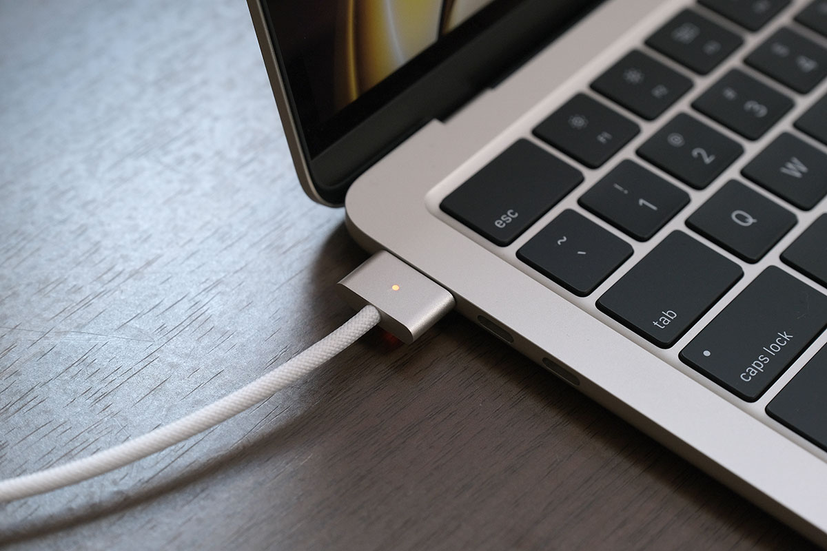 MacBook Air(M2)のMagSafe 3充電器