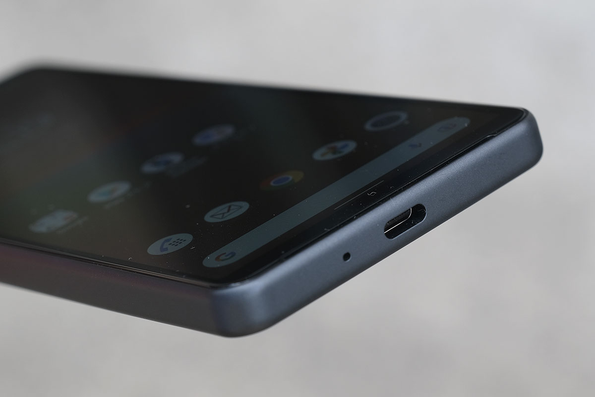 Xperia 10 IV 充電ポート
