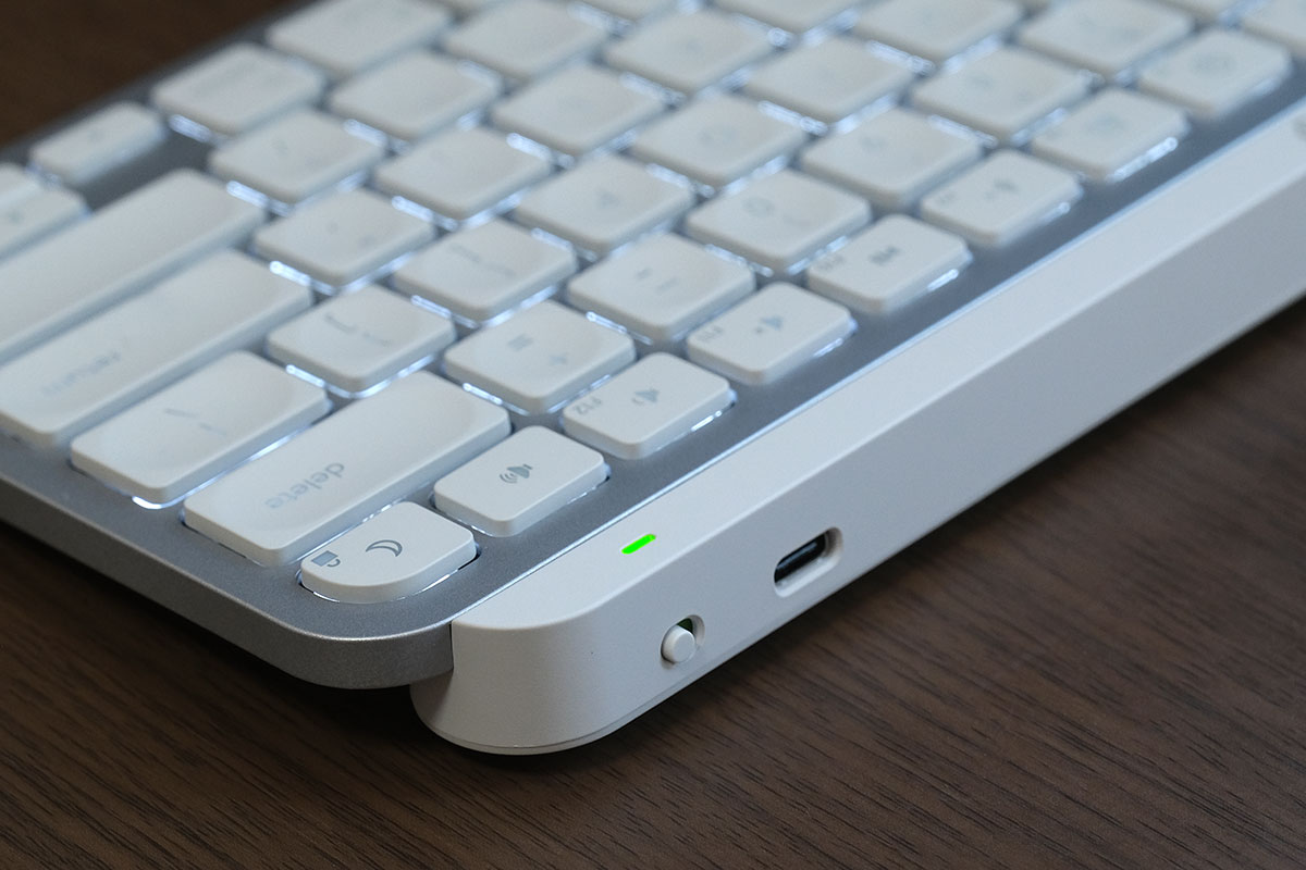 MX Keys mini for mac USB-Cポートと電源