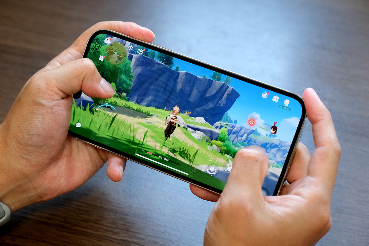 iPhone 13 Pro Maxで原神をプレイ