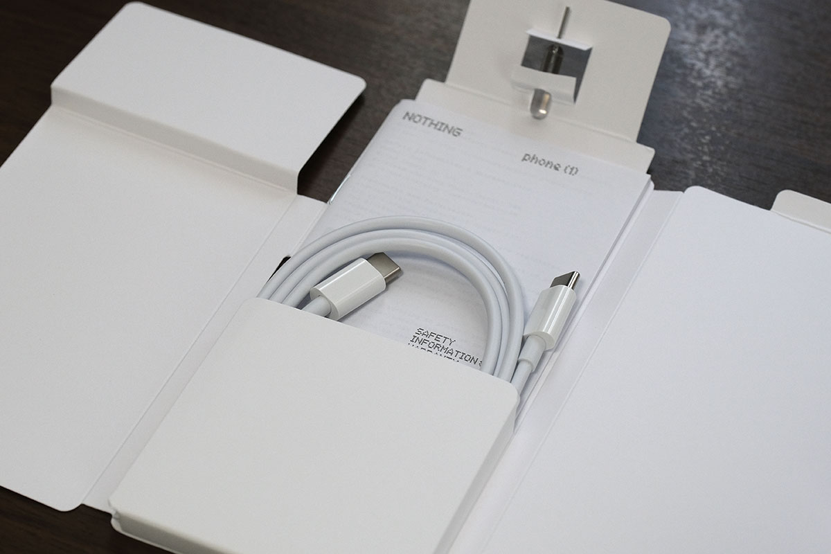 Nothing Phone (1) 充電ケーブル