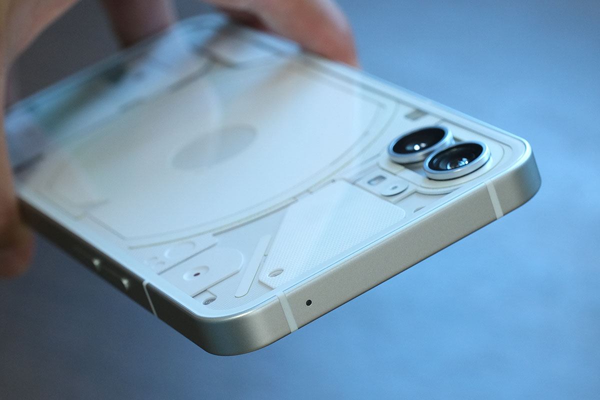 Nothing Phone (1) 本体上