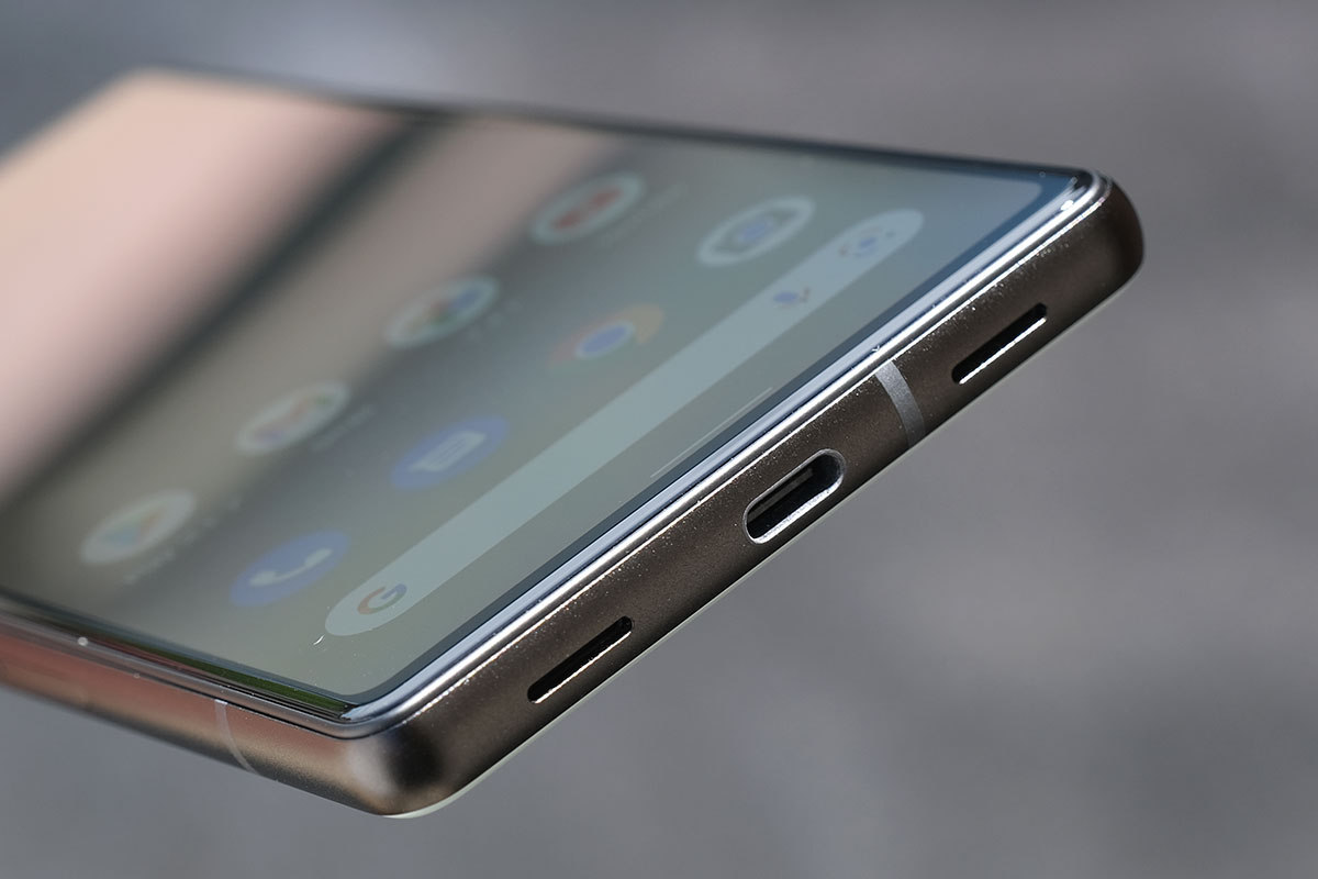 Pixel 6a 充電ポート