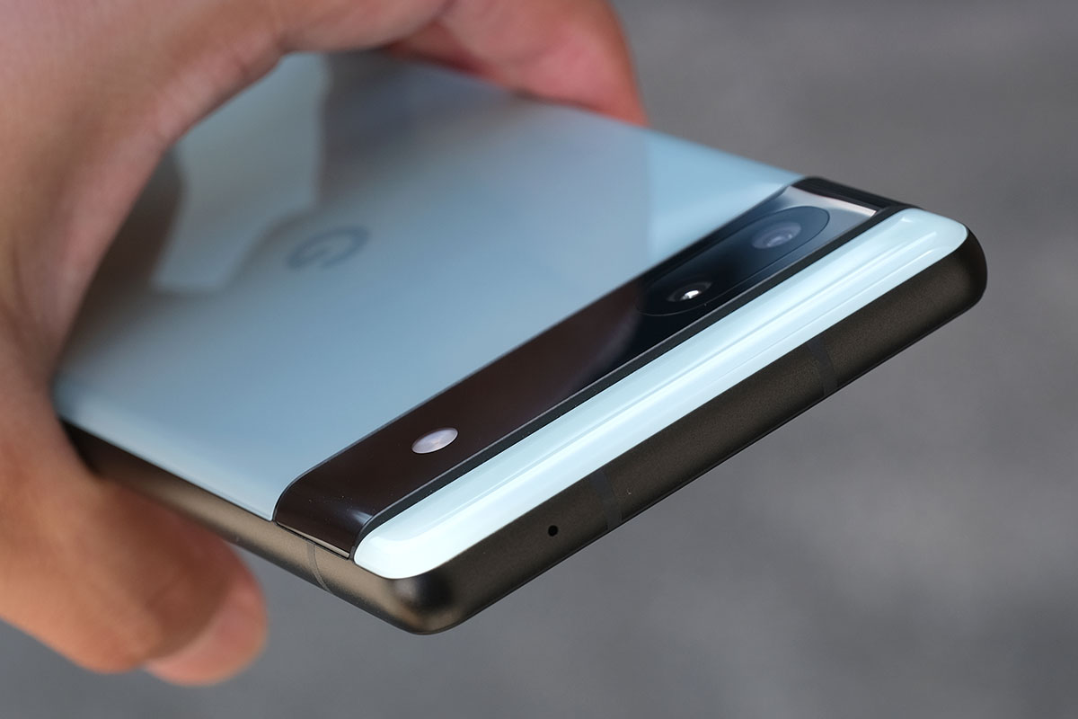 Pixel 6a 本体上