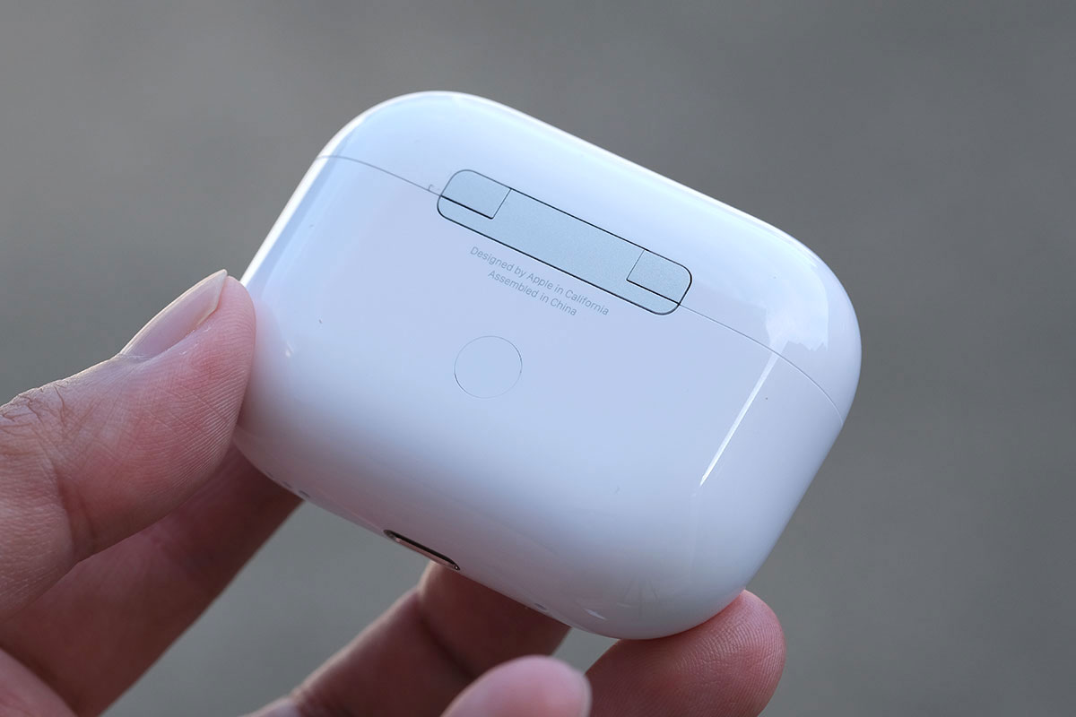 AirPods Pro 2 充電ケース 背面側