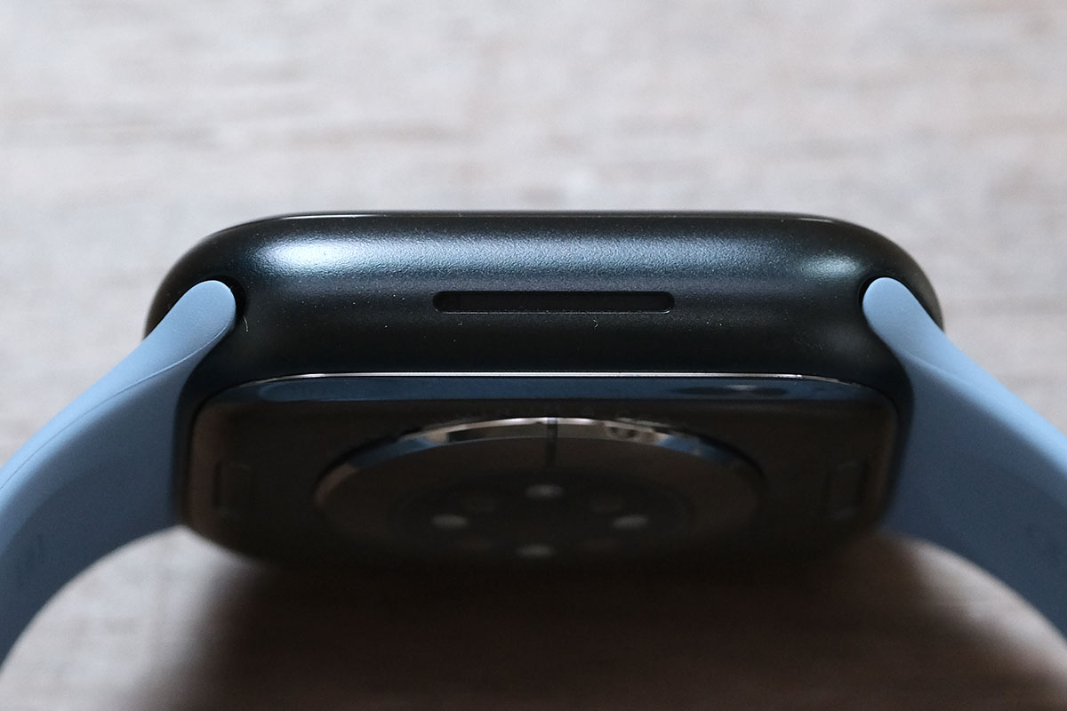 Apple Watch 8 ケース左側