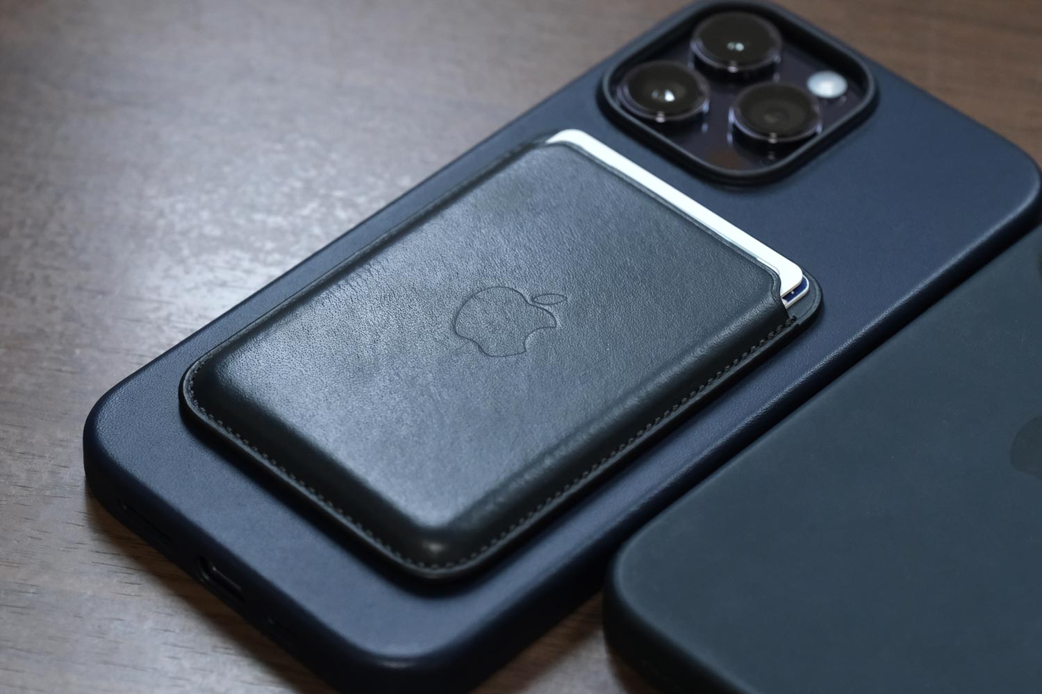iPhone 14 MagSafeレザーウォレット