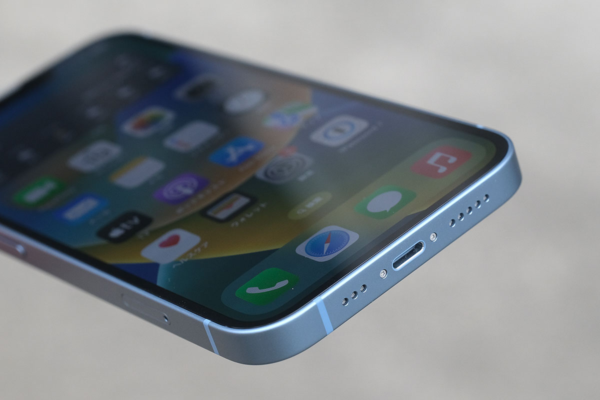 iPhone 14 本体下部