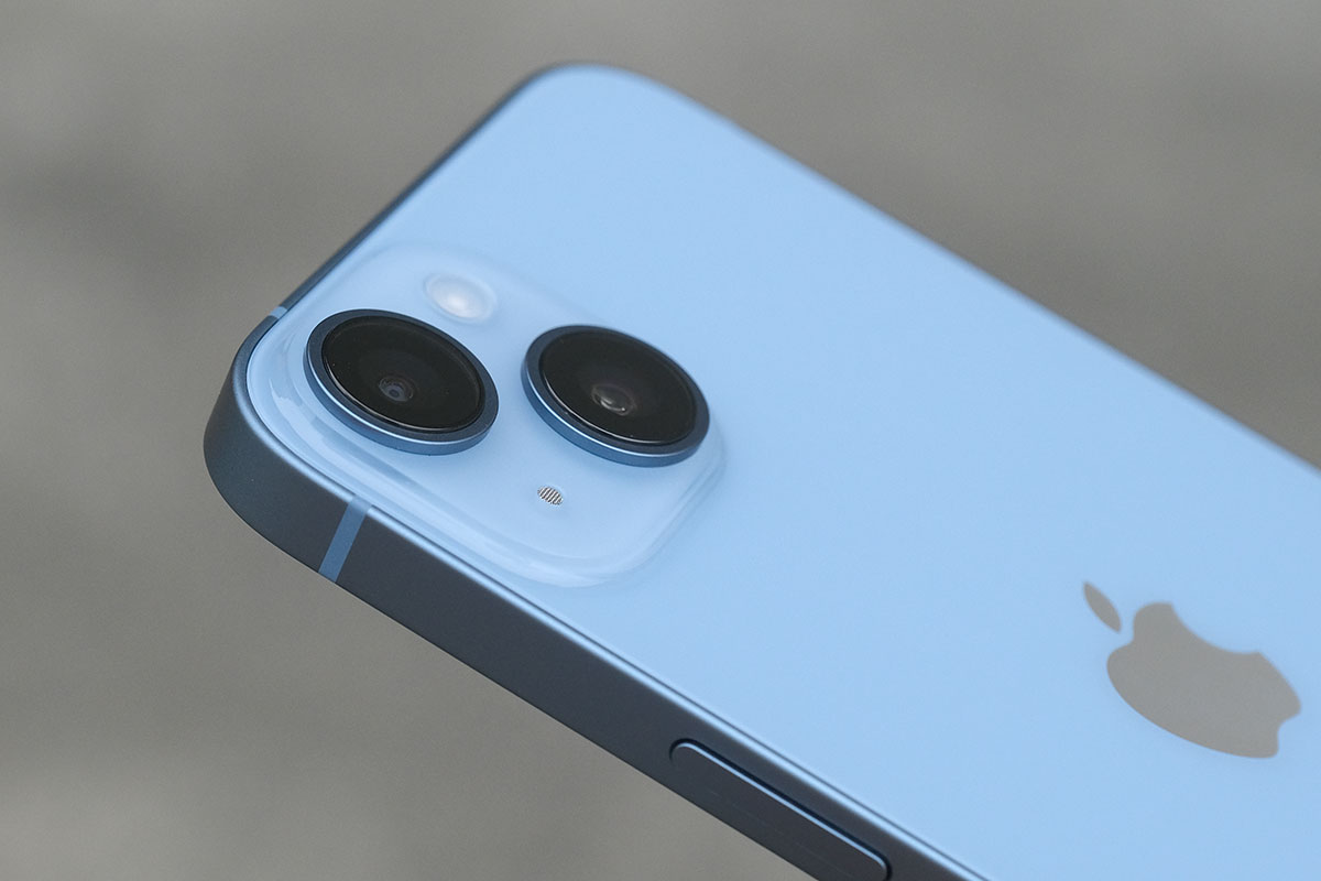 iPhone 14のデュアルカメラ