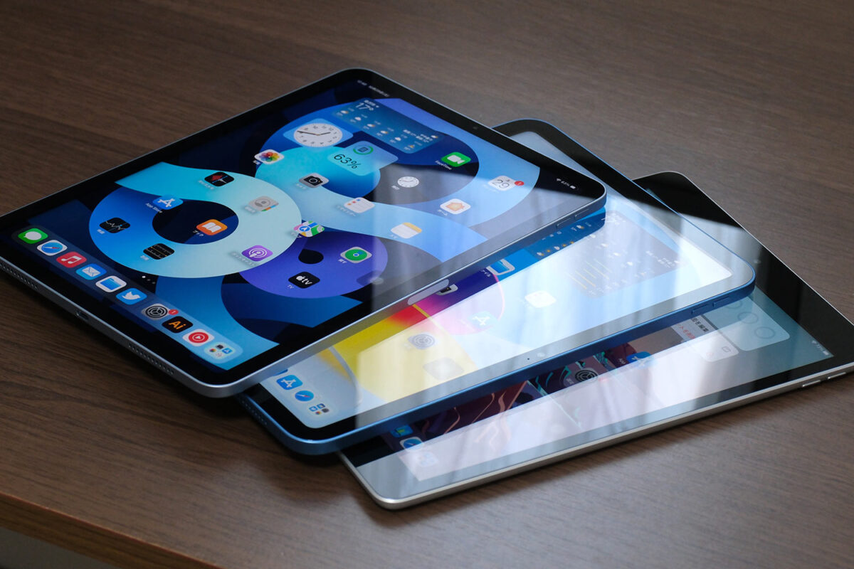 iPad Air(第5世代)とiPad(第10世代)・(第9世代)の正面比較