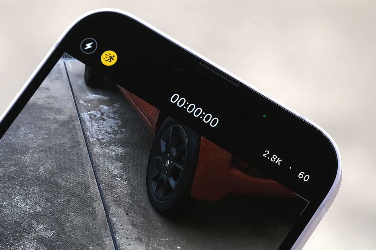 iPhone 14 Plus アクションモード