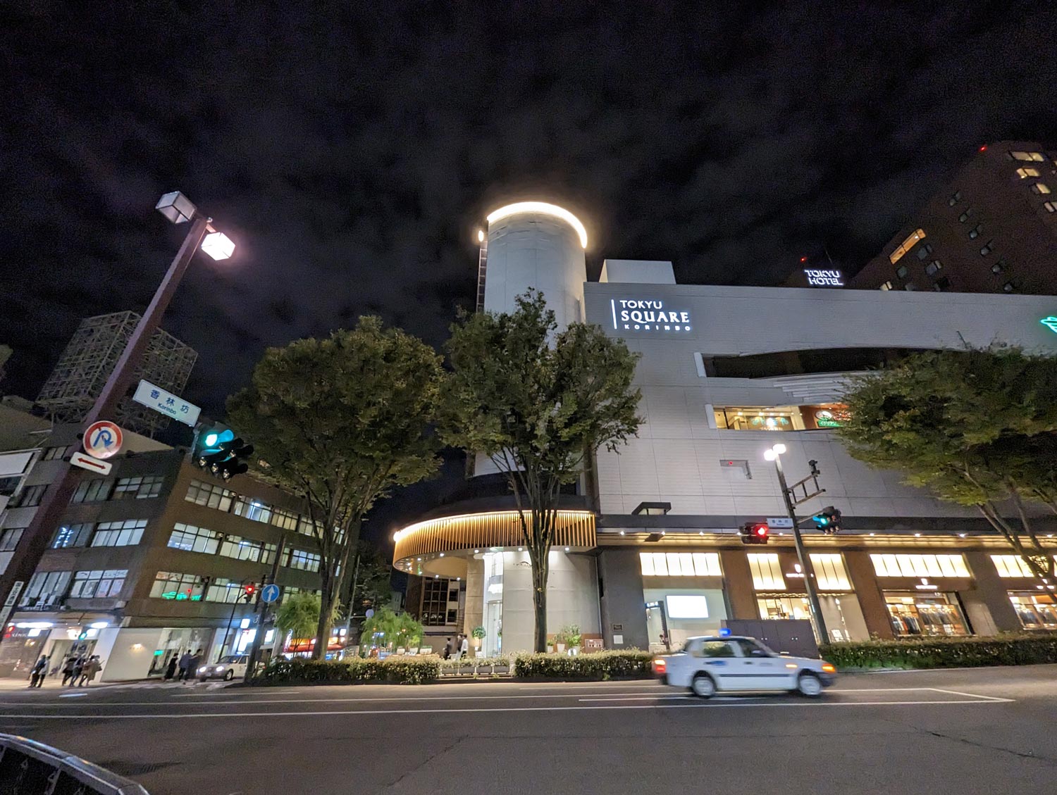 Pixel 7 Pro 超広角カメラで東急スクエアを撮影
