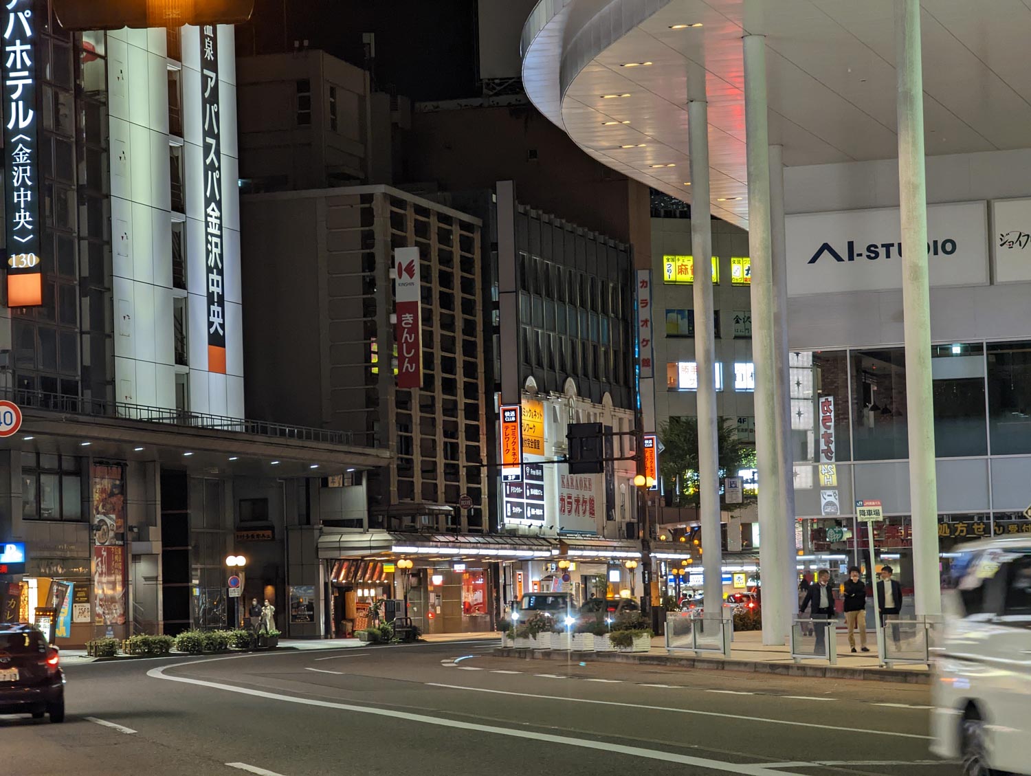 Pixel 6 Pro 光学4倍望遠で夜の街を撮影