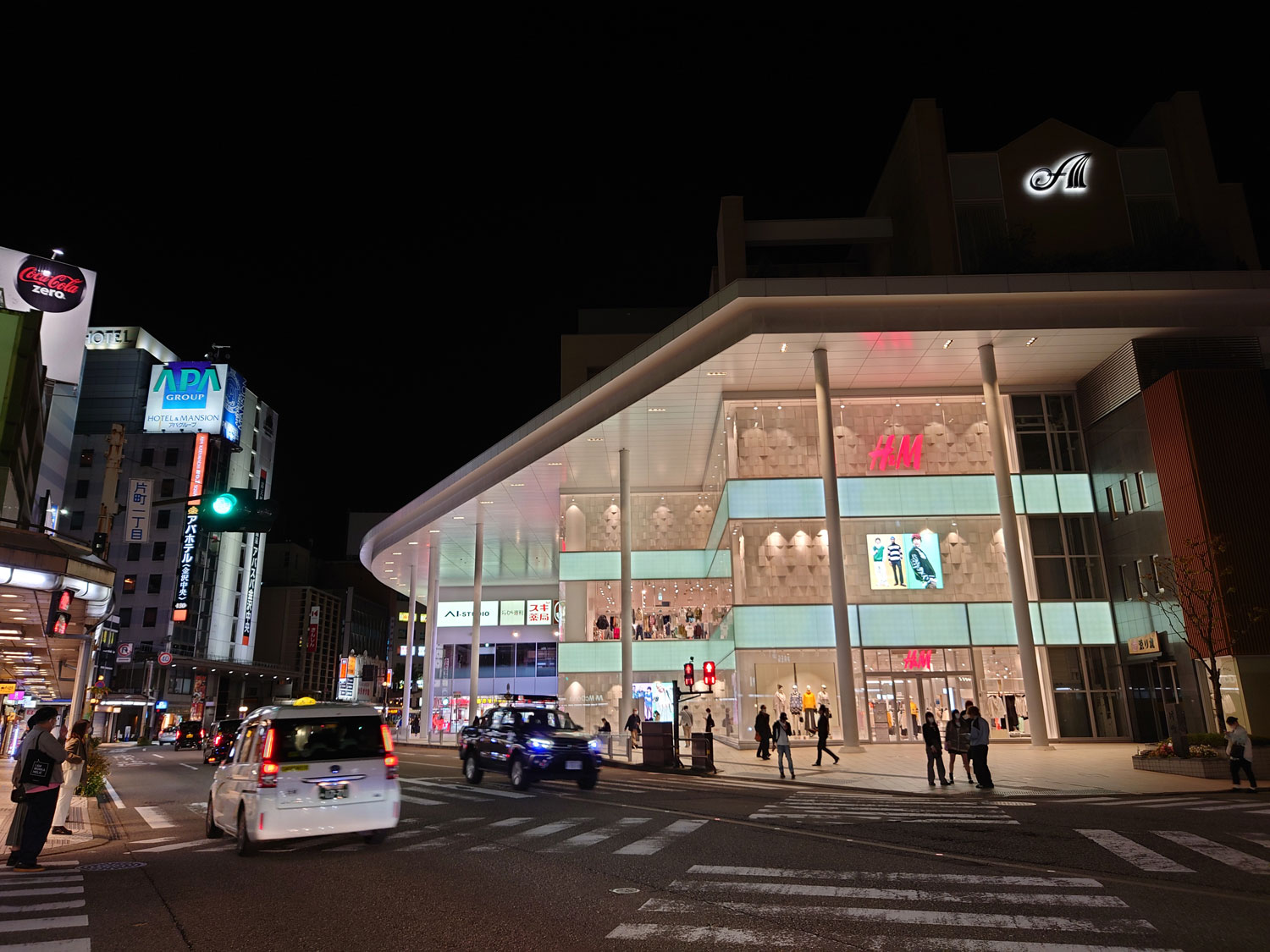 Xperia 5 III 広角カメラで夜の街を撮影
