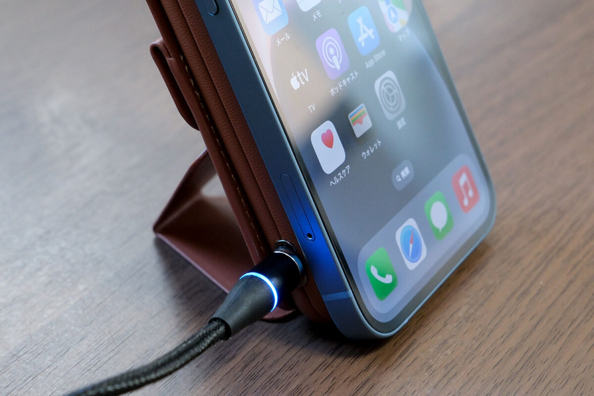 バッテリーパックはパススルー充電に対応