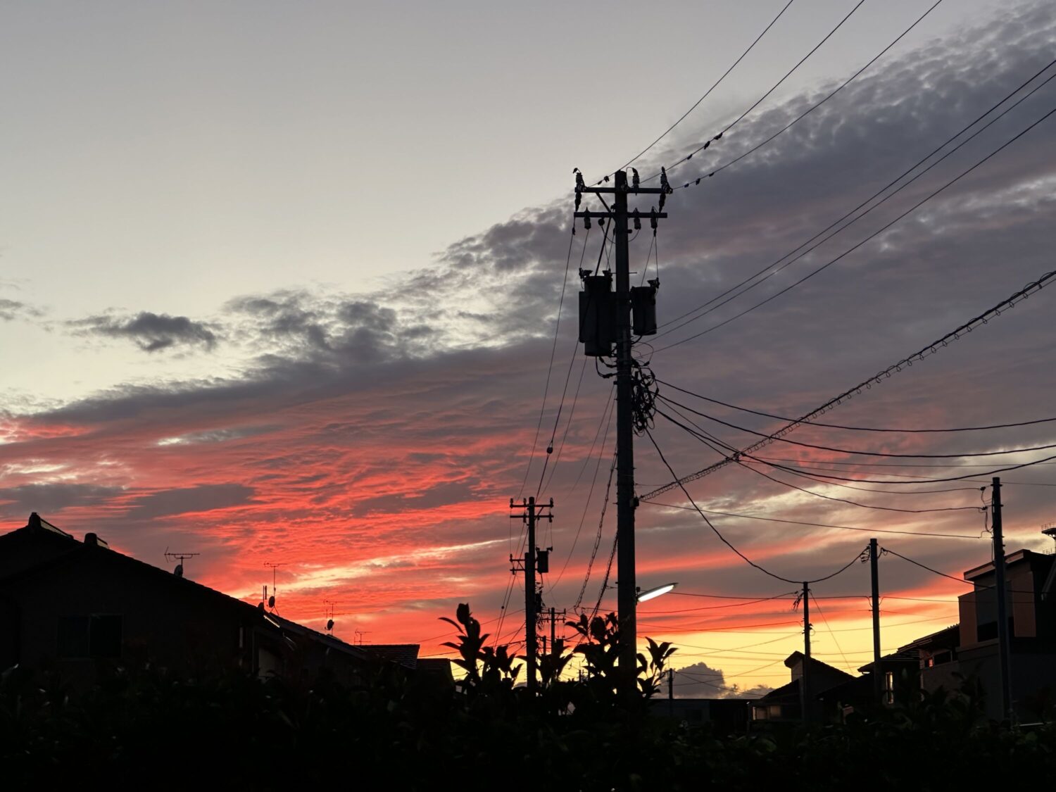 iPhone 14 Pro 望遠カメラ(×3)で夕焼け小焼けを撮影