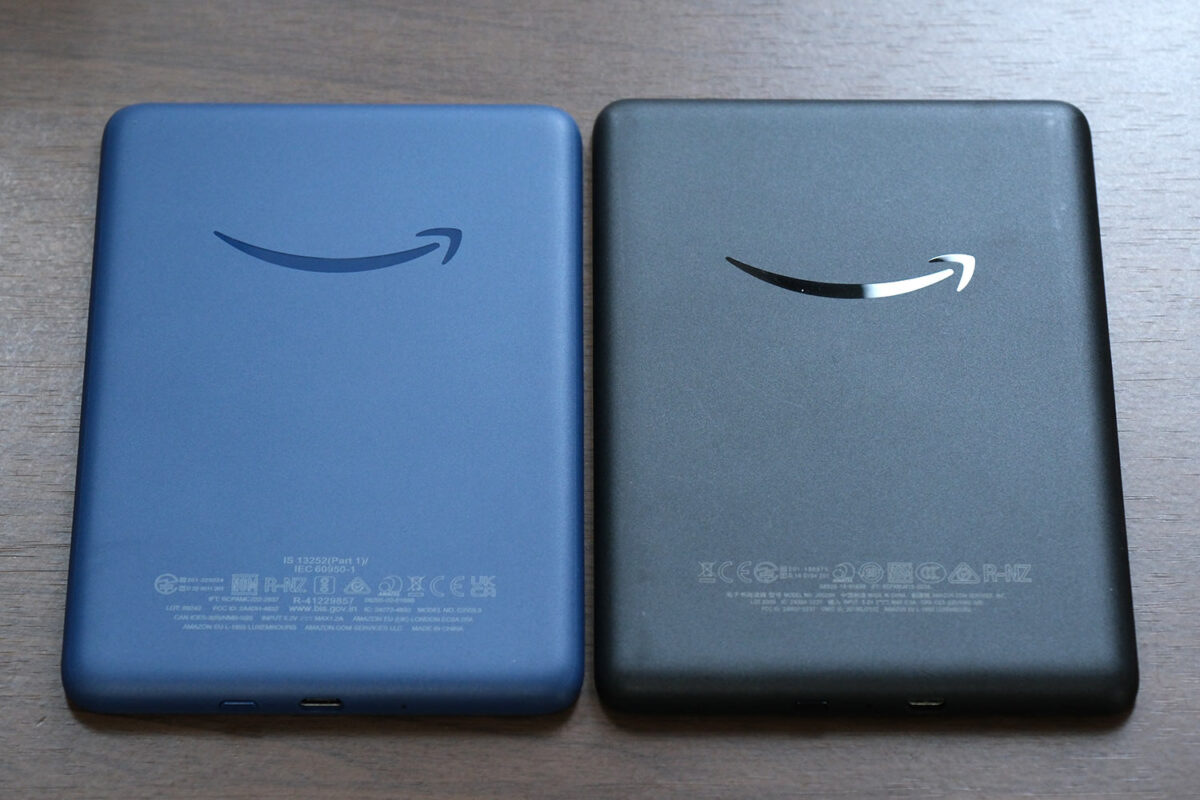 Kindle 2022・2019 背面比較