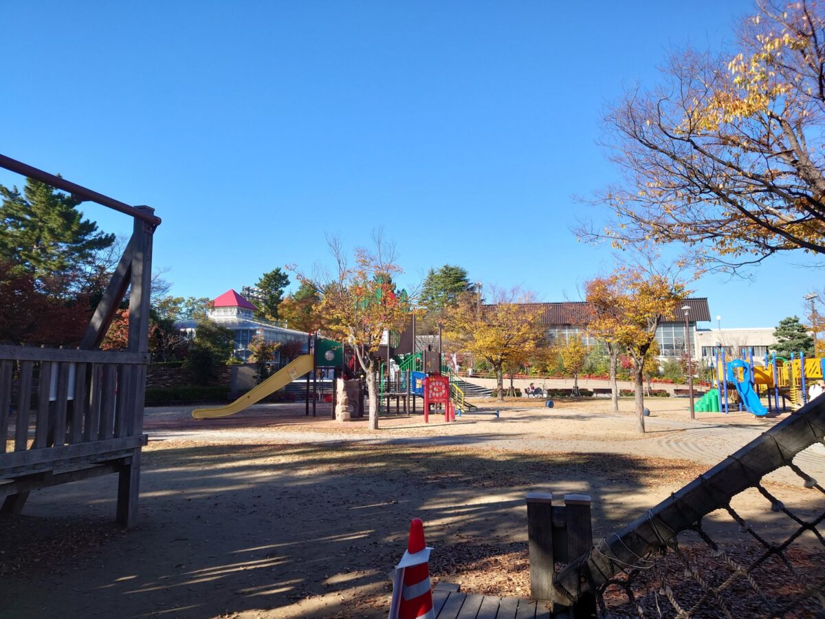 Xperia 1 II 広角カメラで公園を撮影
