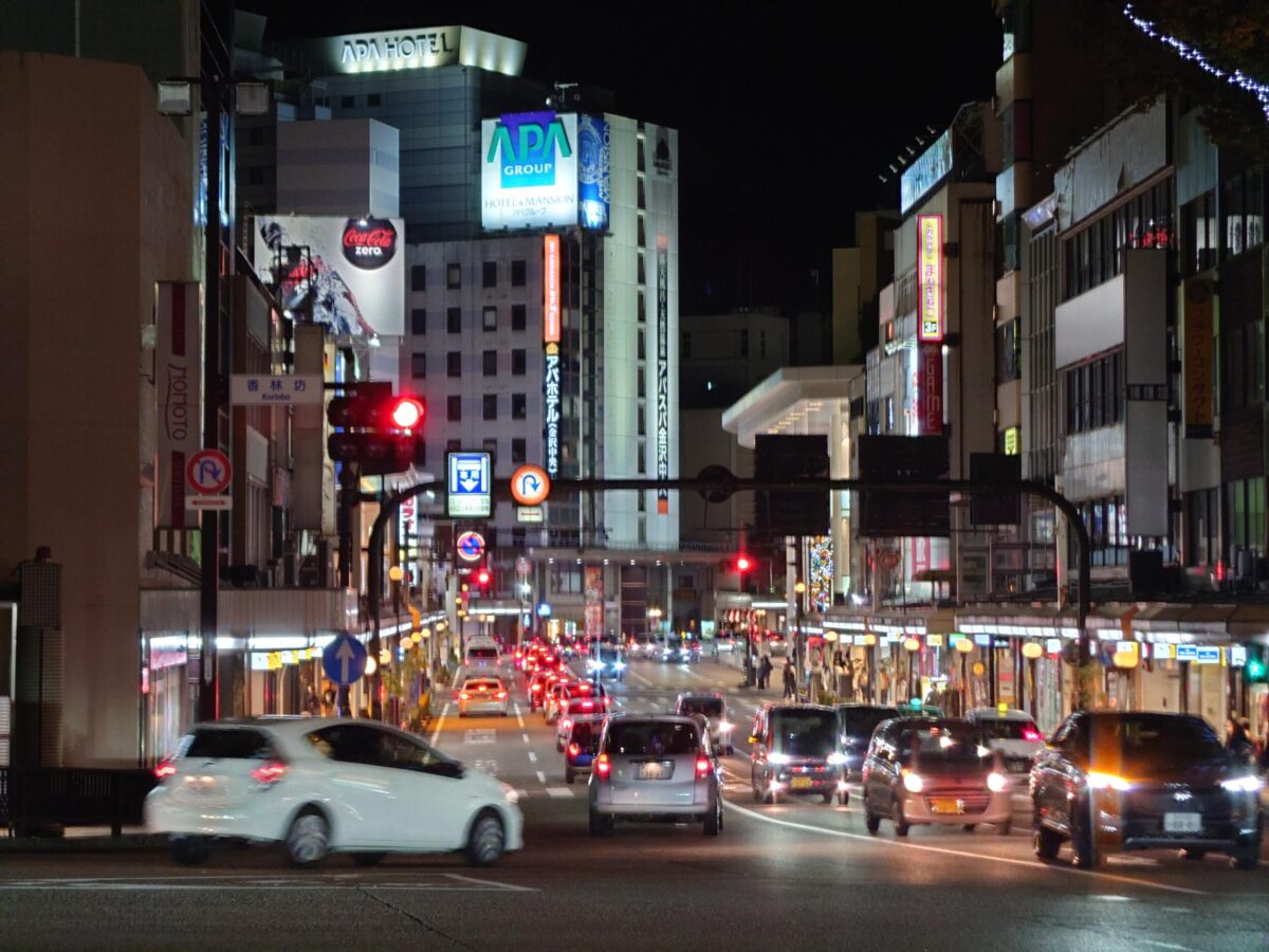 Xperia 1 IV 望遠カメラで夜の街を撮影