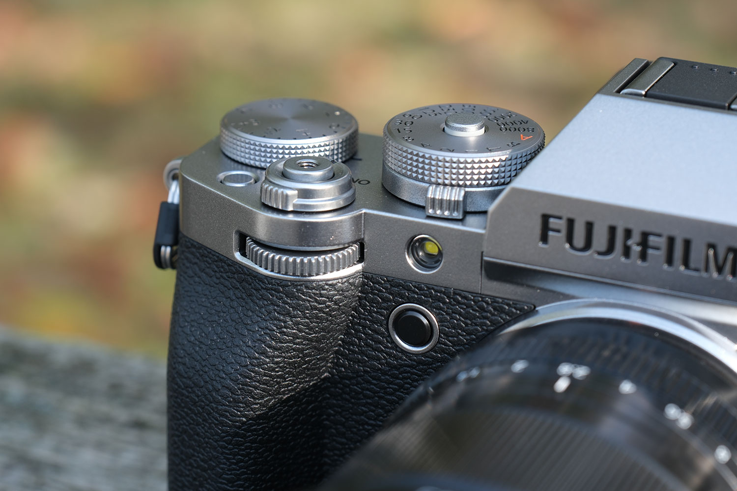 X-T5 本体デザイン 右フロント