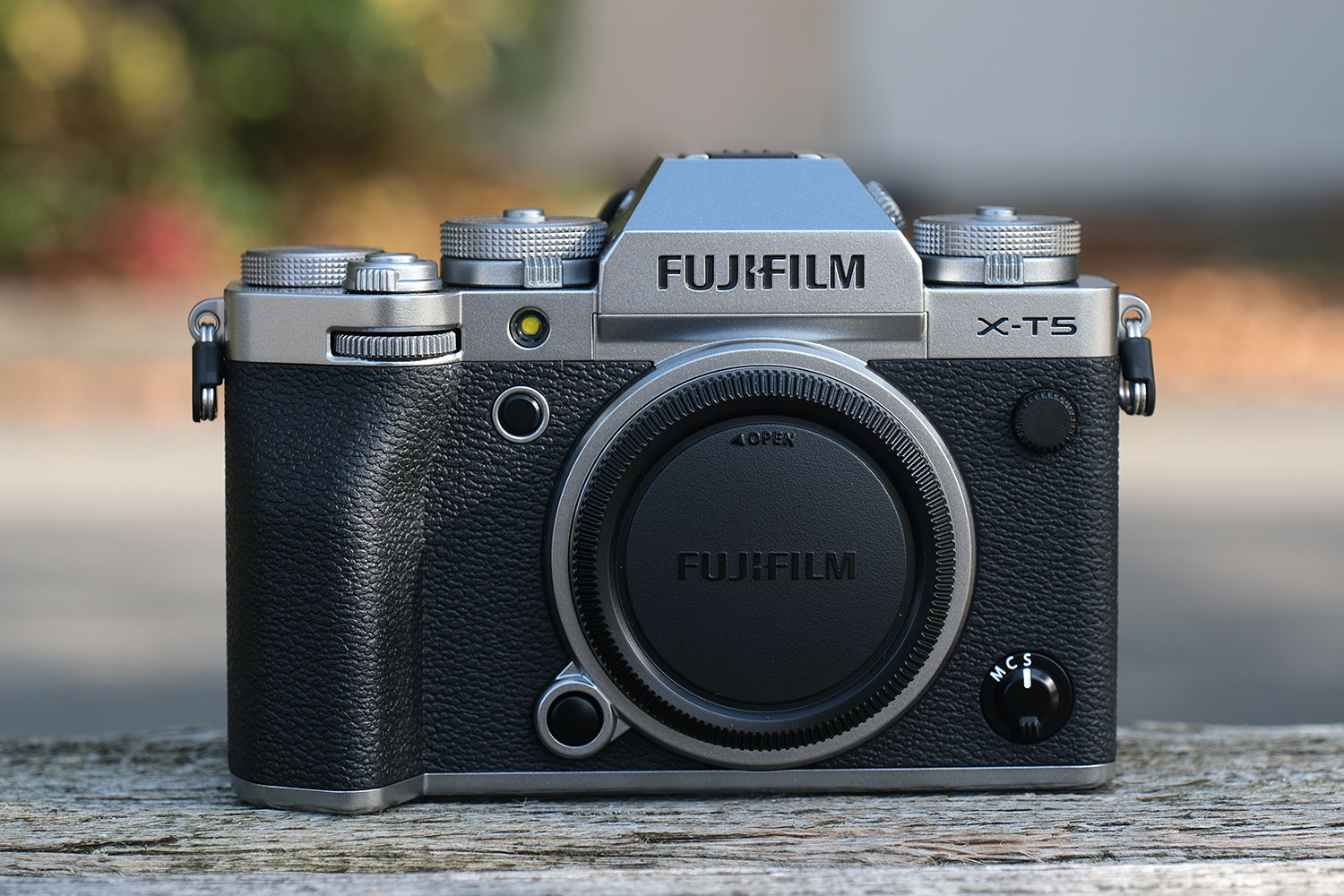 X-T5 本体デザイン 正面