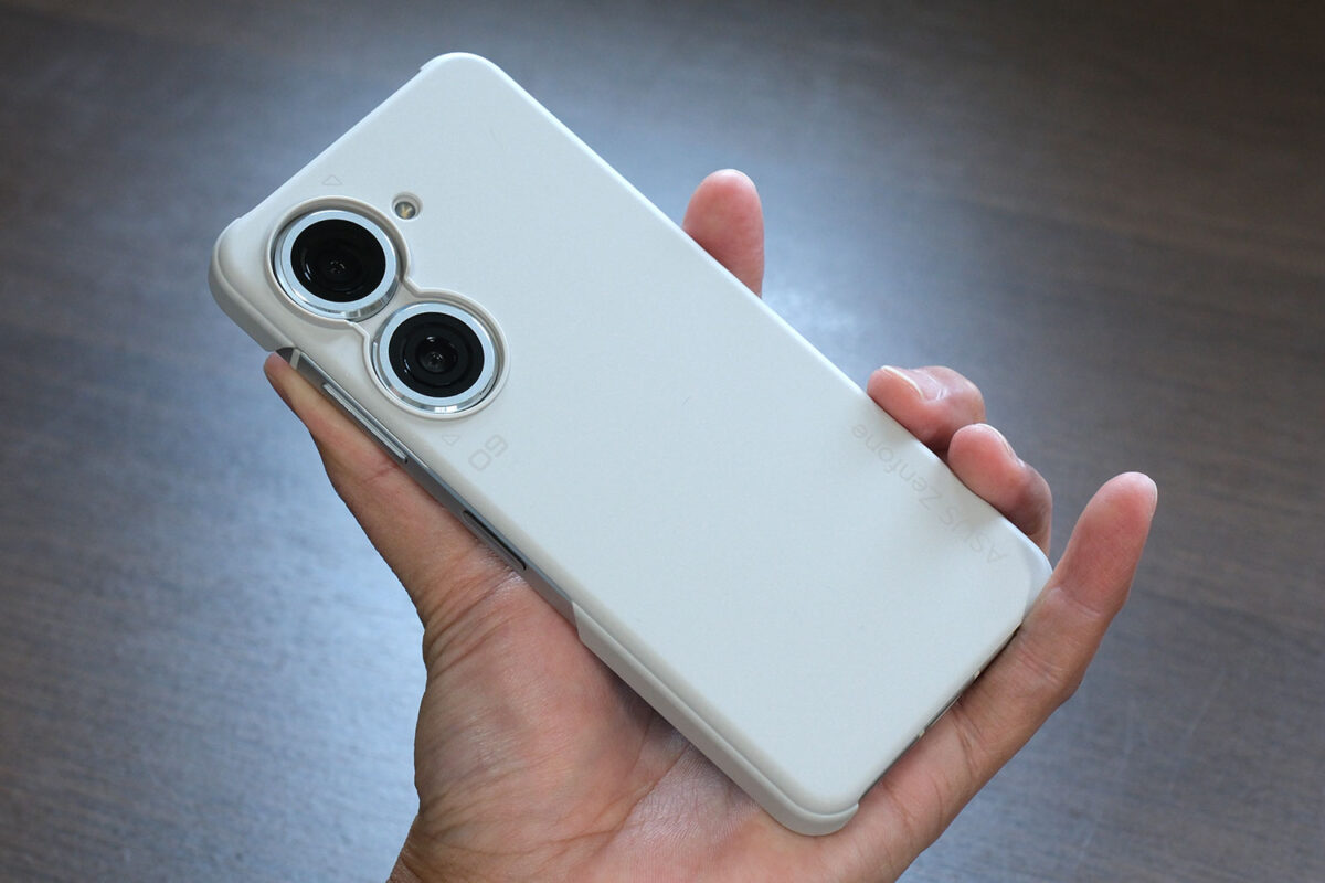 Zenfone 9 + 純正ケース