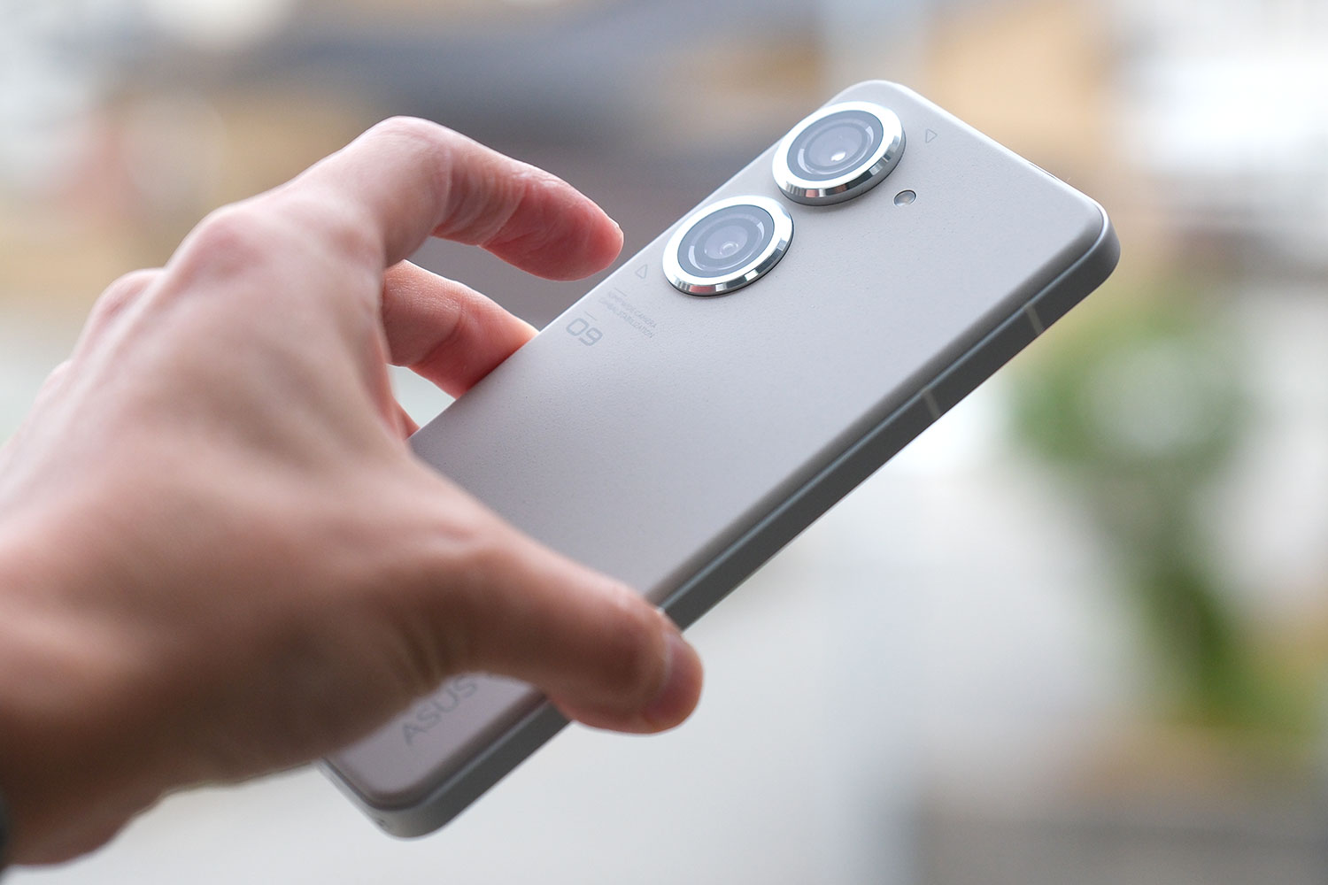 ASUS Zenfone 9