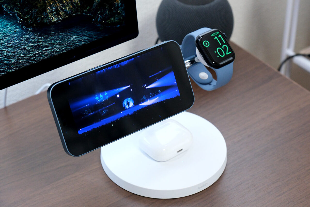 Belkin BOOST↑CHARGE PRO MagSafe 3-in-1 Wireless Charger 15W 横向き