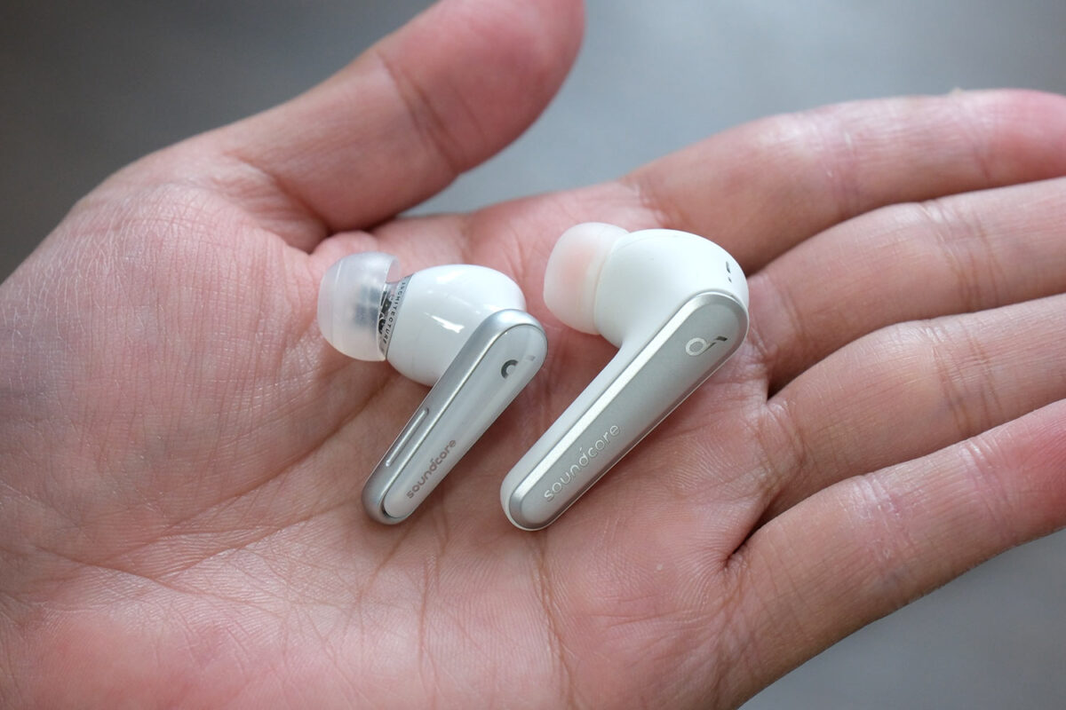 Soundcore Liberty 4・Soundcore Liberty Air 2 Pro 大きさ比較