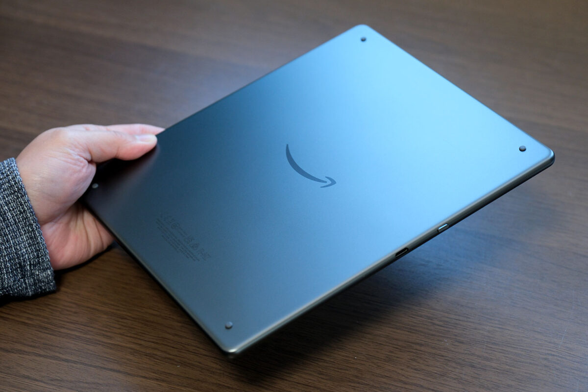 Kindle Scribe 背面パネルのデザイン