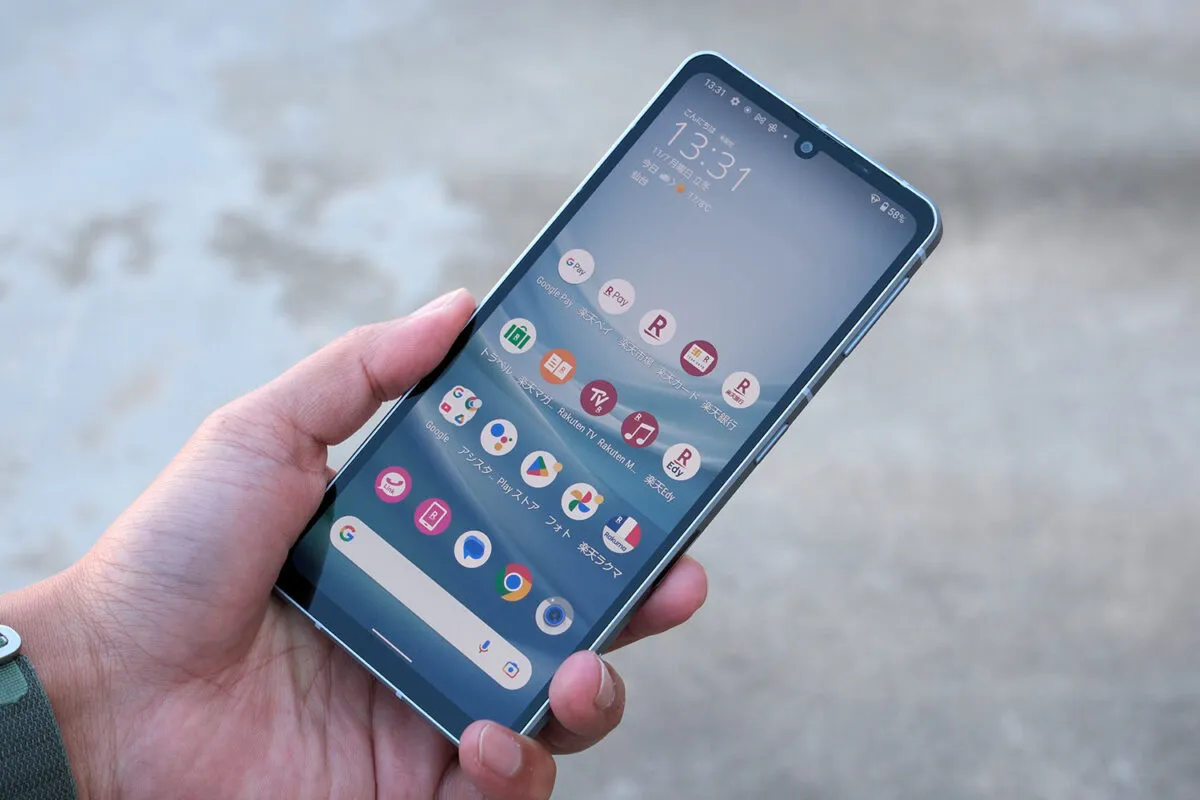 AQUOS sense7