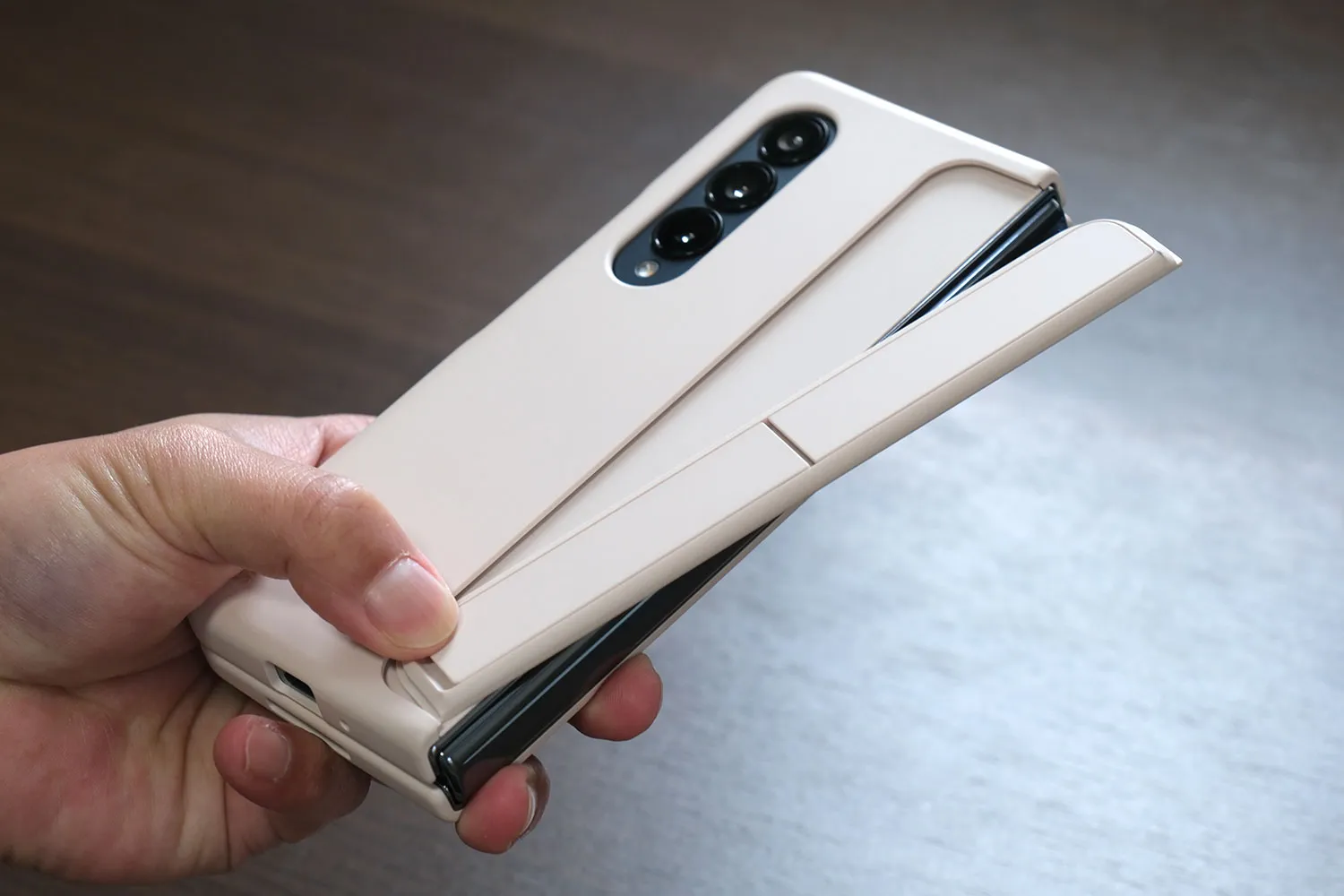 Galaxy Z Fold4 専用ケース スタンドに交換加工