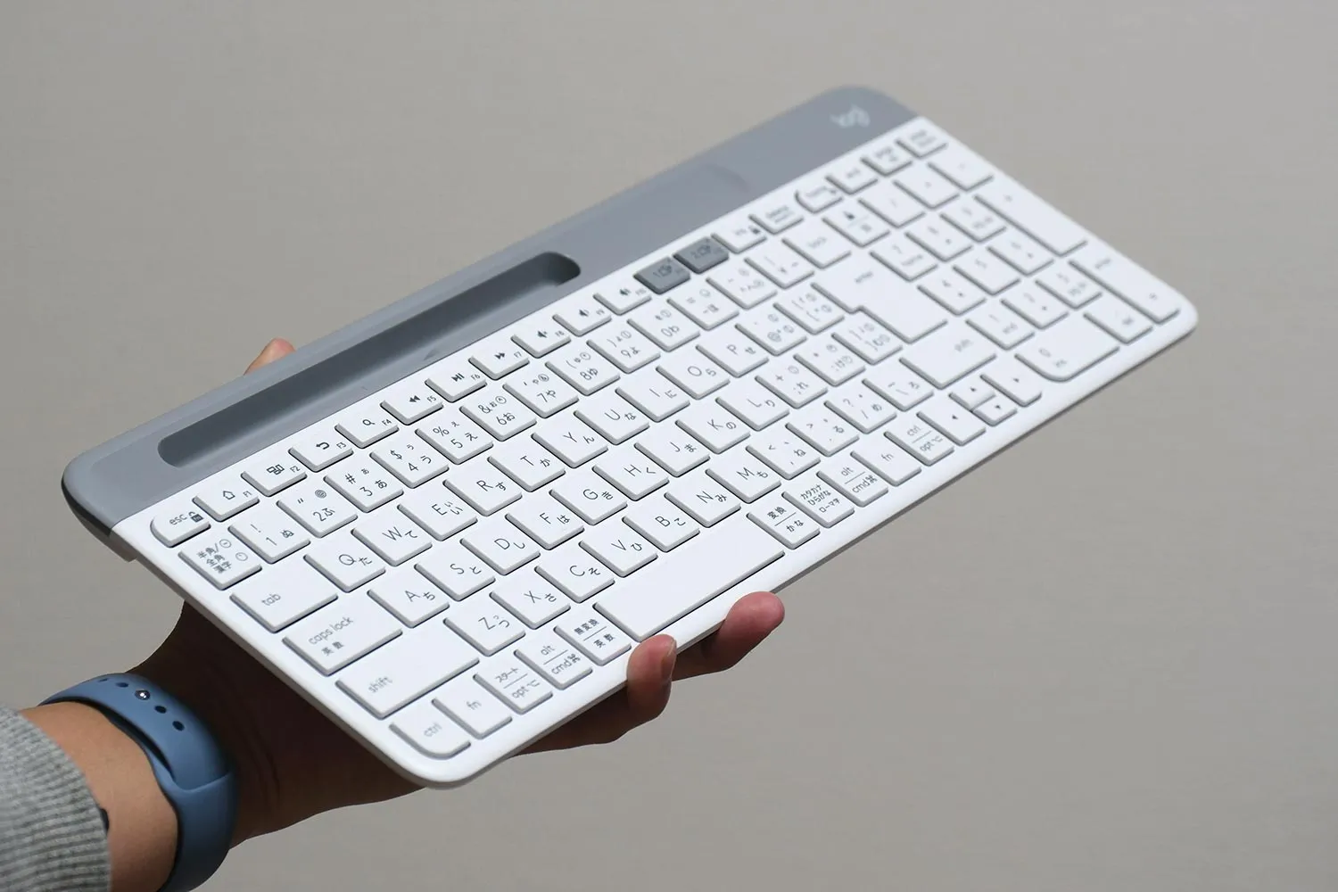 Logicool K580 サイズ感