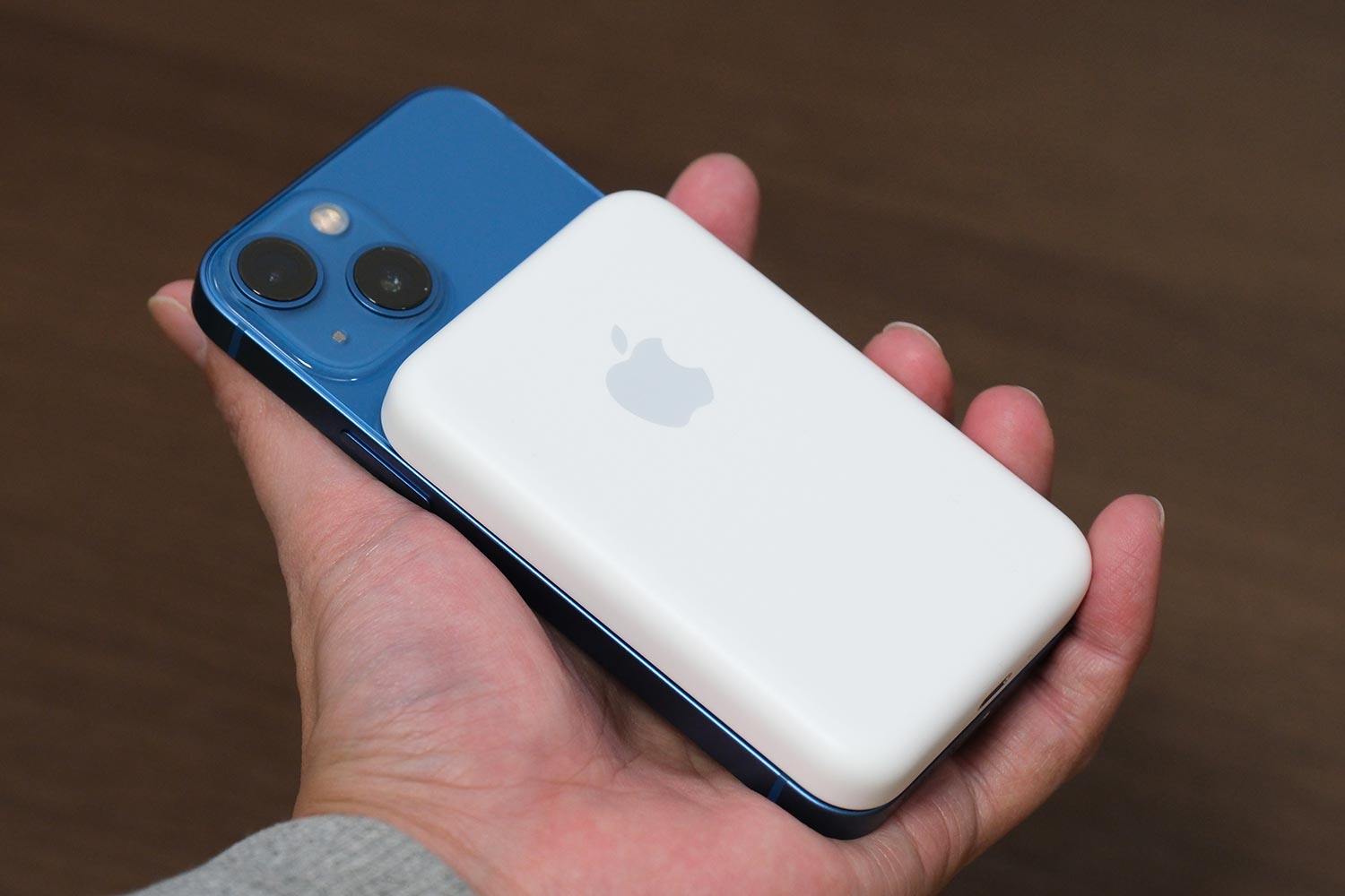 MagSafeバッテリーパック + iPhone 13 mini