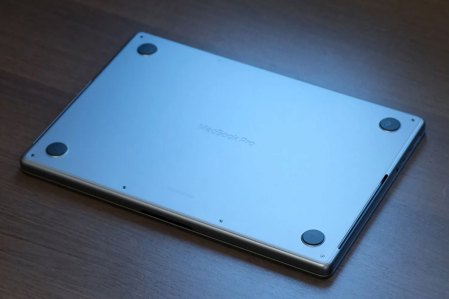 MacBook Pro 14インチ(M2 Pro)本体裏