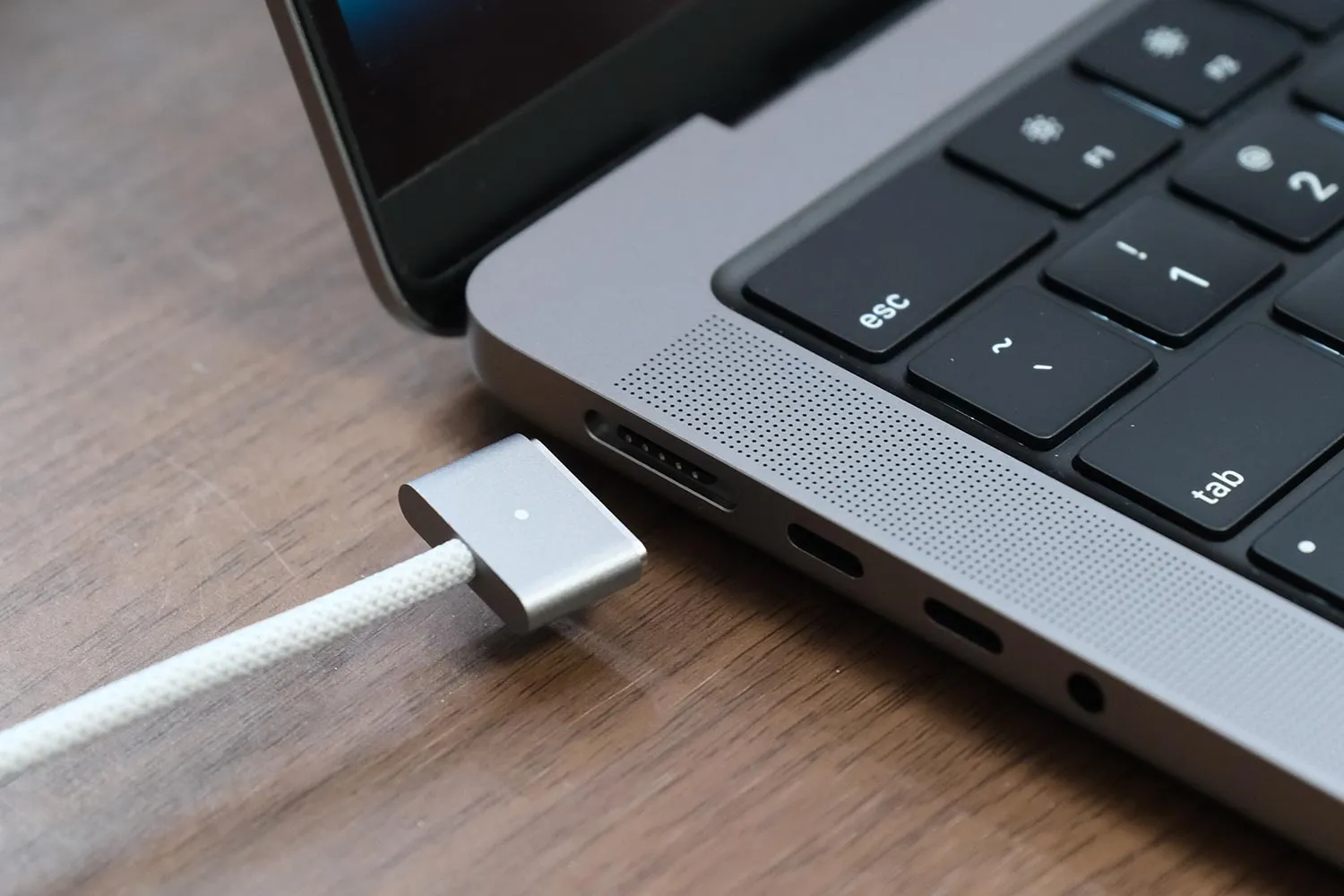 MagSafe 3 マグネットタイプ
