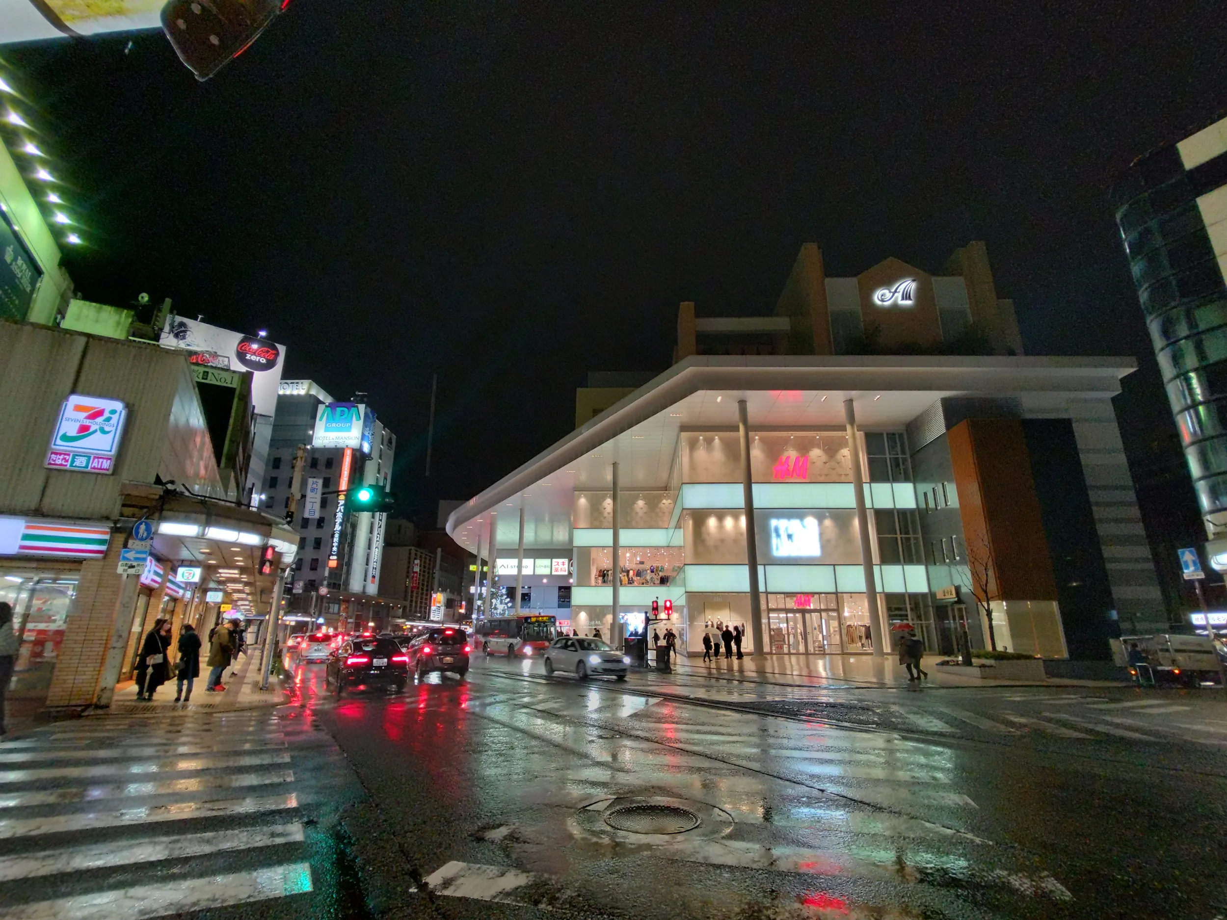 arrows 5G 超広角 夜の街