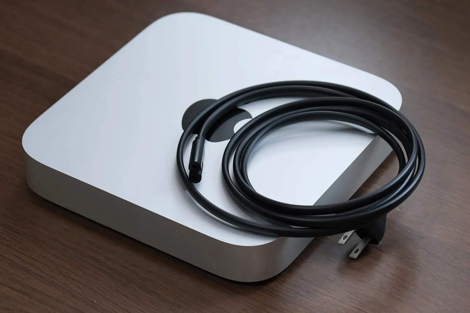 Mac mini(M2/M2 Pro)の電源ケーブル